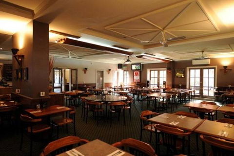 Caledonian Hotel Motel Echuca - Accommodation QLD 2