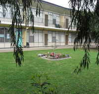 Capri Lodge Apartments - Accommodation QLD