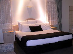 Charles Rasp Motor Inn - Accommodation QLD 1