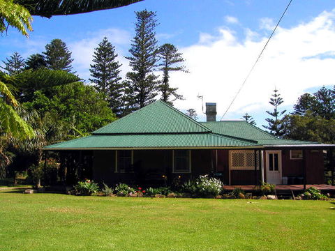 Cobbys Of Crystal Pool Holiday Heritage Cottage - Accommodation QLD 0