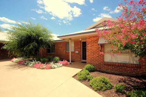 Colonial Court Villas Serviced Apartments - Accommodation QLD 0