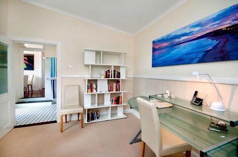 Petite Chalet - Accommodation QLD 1