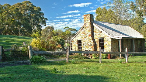 Adelaide Hills Country Cottages - Gum Tree Cottage - Accommodation QLD 3