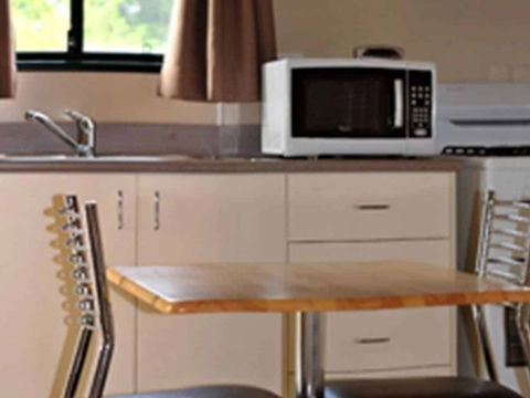 Ipswich Caravan Village - Accommodation QLD 0