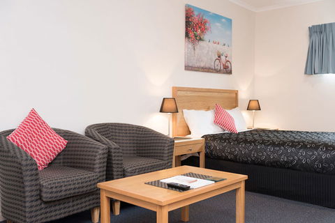 Motel On A Beckett - Accommodation QLD 2
