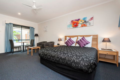 Motel On A Beckett - Accommodation QLD 3