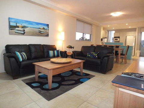 Pacific Marina Apartments - Accommodation QLD 1