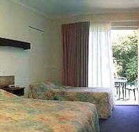 Corlette Palms Motor Inn - Accommodation QLD