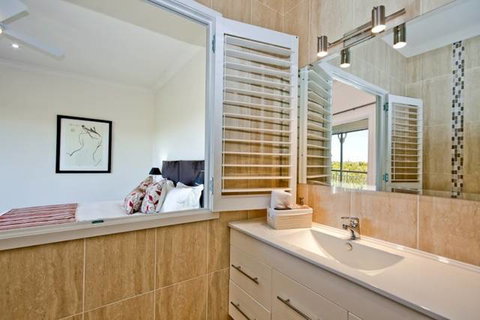 Cornwallis House - Accommodation QLD 4