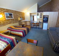 Country Gardens Motor Inn - Accommodation QLD