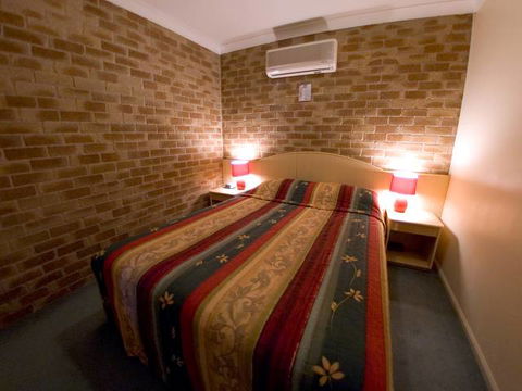 Country Gardens Motor Inn - Accommodation QLD 1