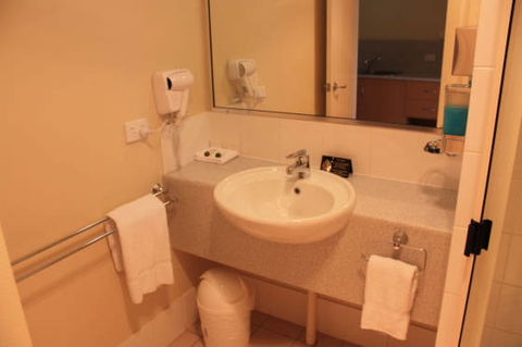 Country Roads Motor Inn - Gayndah - Accommodation QLD 1
