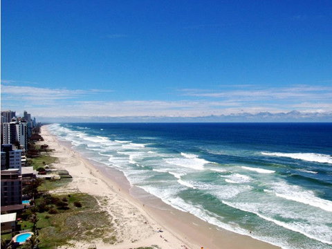 Dorchester On The Beach - Accommodation QLD 4