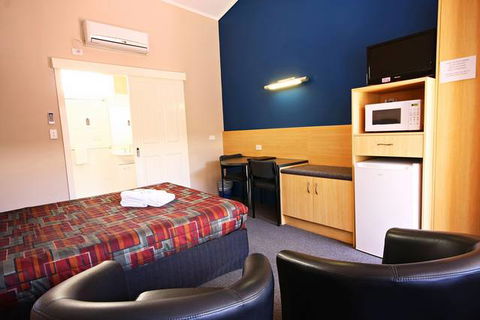 Downs Motel - Accommodation QLD 4