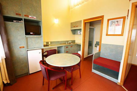 Downs Motel - Accommodation QLD 7