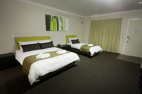 Drovers Motor Inn - Accommodation QLD 0