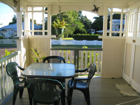 Eco Queenslander Holiday Home - Accommodation QLD 8