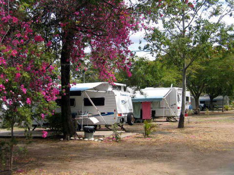 Emerald Cabin & Caravan Village - Accommodation QLD 3