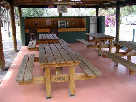 Emerald Cabin & Caravan Village - Accommodation QLD 4