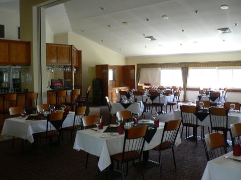 Emerald Explorers Inn - Accommodation QLD 6