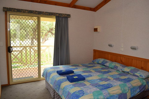 Euston Club Cabin Resort - Accommodation QLD 1