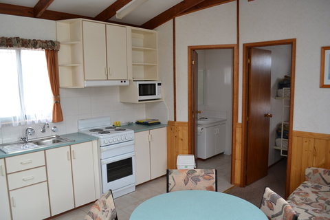 Euston Club Cabin Resort - Accommodation QLD 5