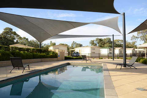 Euston Club Cabin Resort - Accommodation QLD 3