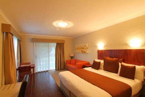 Euston Club Cabin Resort - Accommodation QLD 6