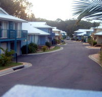 Flynns on Surf Beach villas - Accommodation QLD