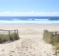 Golden Riviera Beach Resort - Accommodation QLD