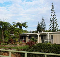 Hibiscus Regal Apartments - Accommodation QLD