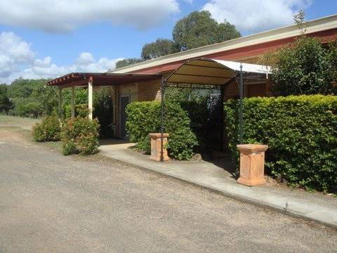Hilldrop Motor Inn - Accommodation QLD 2