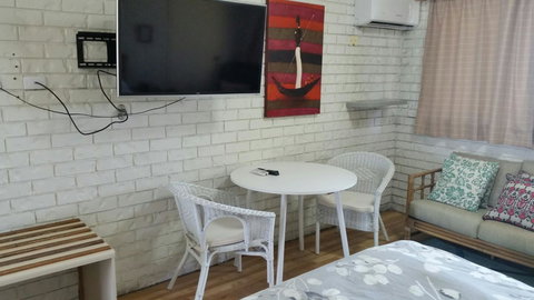 Holland Park Motel - Accommodation QLD 2