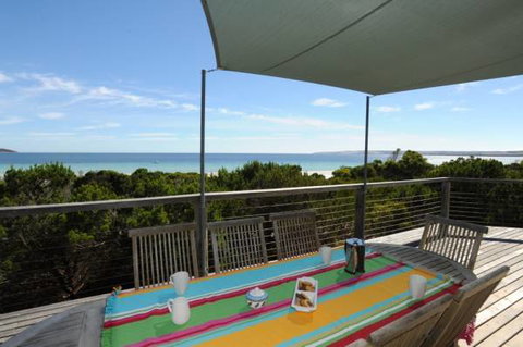 Island Beach Escape - Beachcomber - Accommodation QLD 2