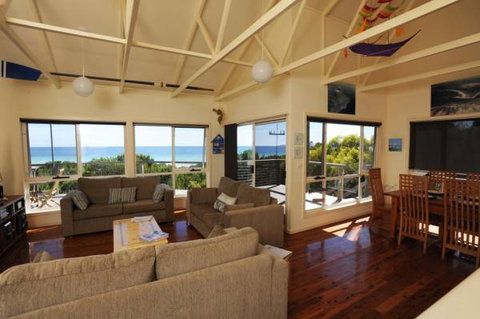 Island Beach Escape - Beachcomber - Accommodation QLD 3