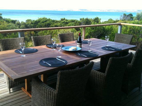 Island Beach Escape - Beachcomber - Accommodation QLD 4