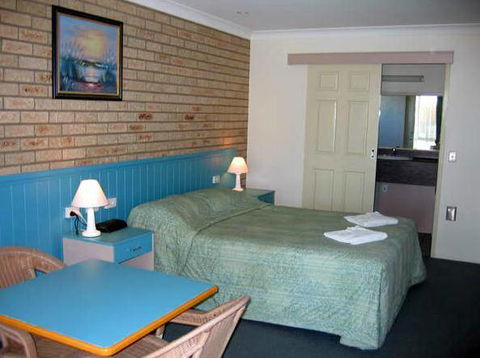 Jolly Swagman Motor Inn - Accommodation QLD 4