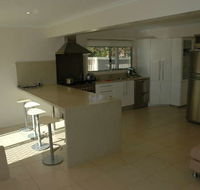 Joylaine Beach House - Accommodation QLD