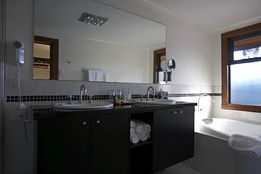 Lazy River Boutique Bed And Breakfast - Accommodation QLD 4