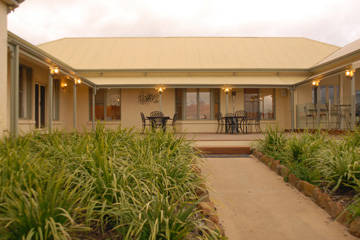 Ledcourt Waters - Accommodation QLD 5