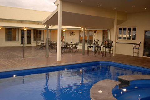 Ledcourt Waters - Accommodation QLD 8