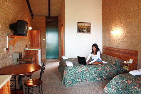 Lookout Motor Inn - Accommodation QLD 0