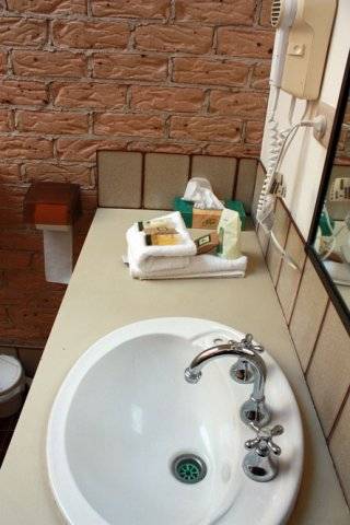 Lookout Motor Inn - Accommodation QLD 1