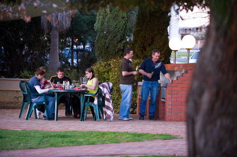 Loxton Hotel - Accommodation QLD 2