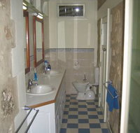 MacDonnell House Naracoorte Cottages - Accommodation QLD