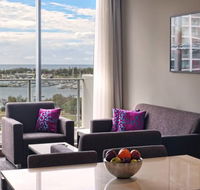 Meriton Serviced Apartments - Southport - Accommodation QLD
