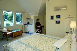 Nelson Bay Getaway - Accommodation QLD 0