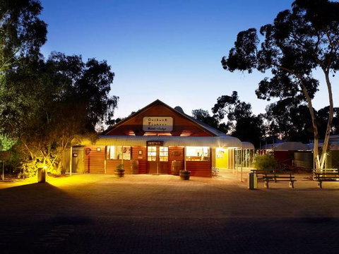 Outback Pioneer Hotel - Accommodation QLD 1