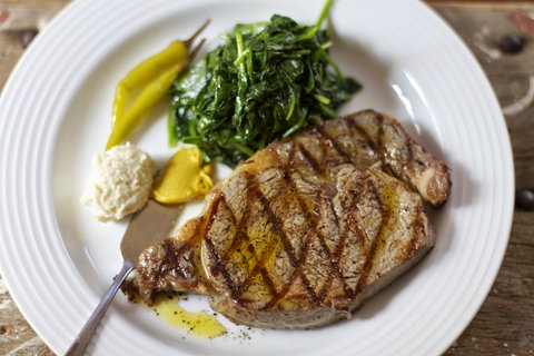 Pegasus Motor Inn - Accommodation QLD 4