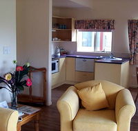 Poinciana Cottages - Accommodation QLD